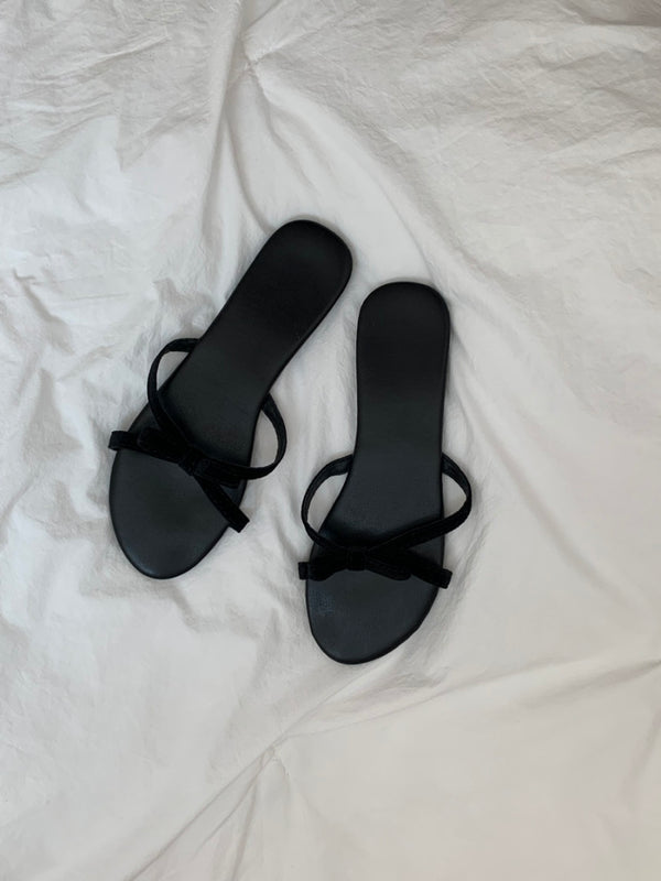 Black bow sandals